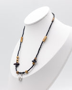 Load image into Gallery viewer, Black Wood Shell Necklace
